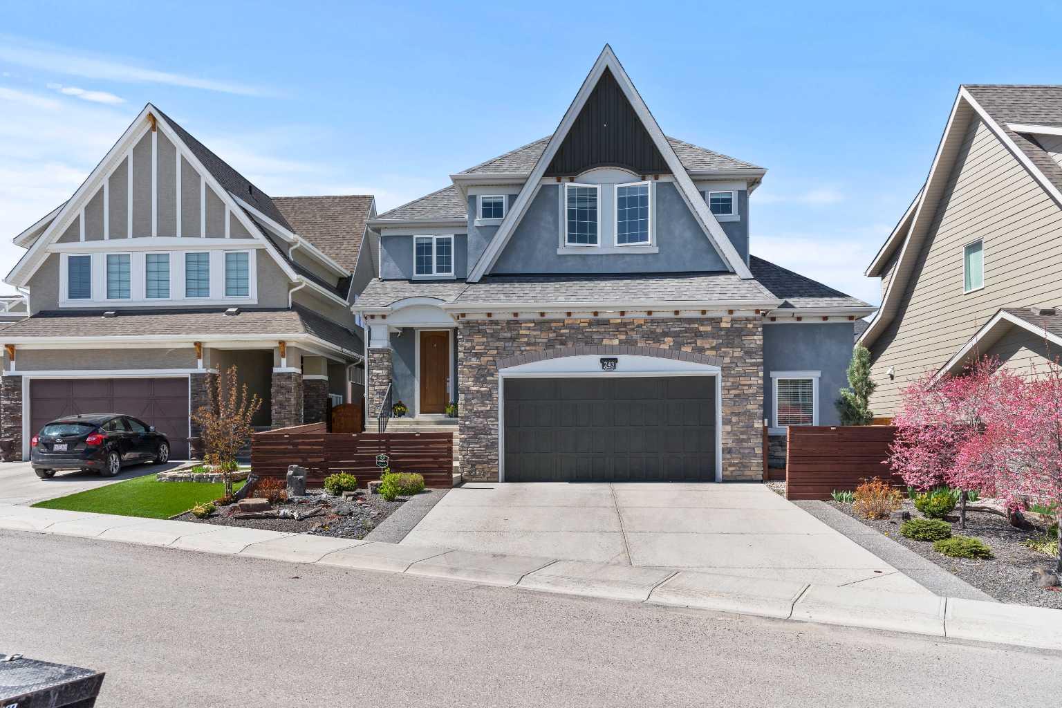 243 Mahogany Lndg SE, Calgary, AB T3M 1V8