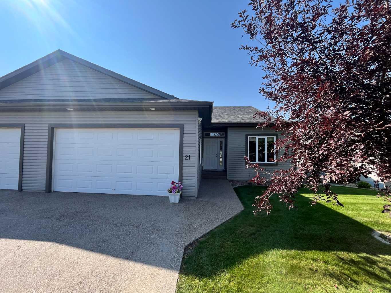 21 Fairway Vlg, Taber, AB T1G 1G2