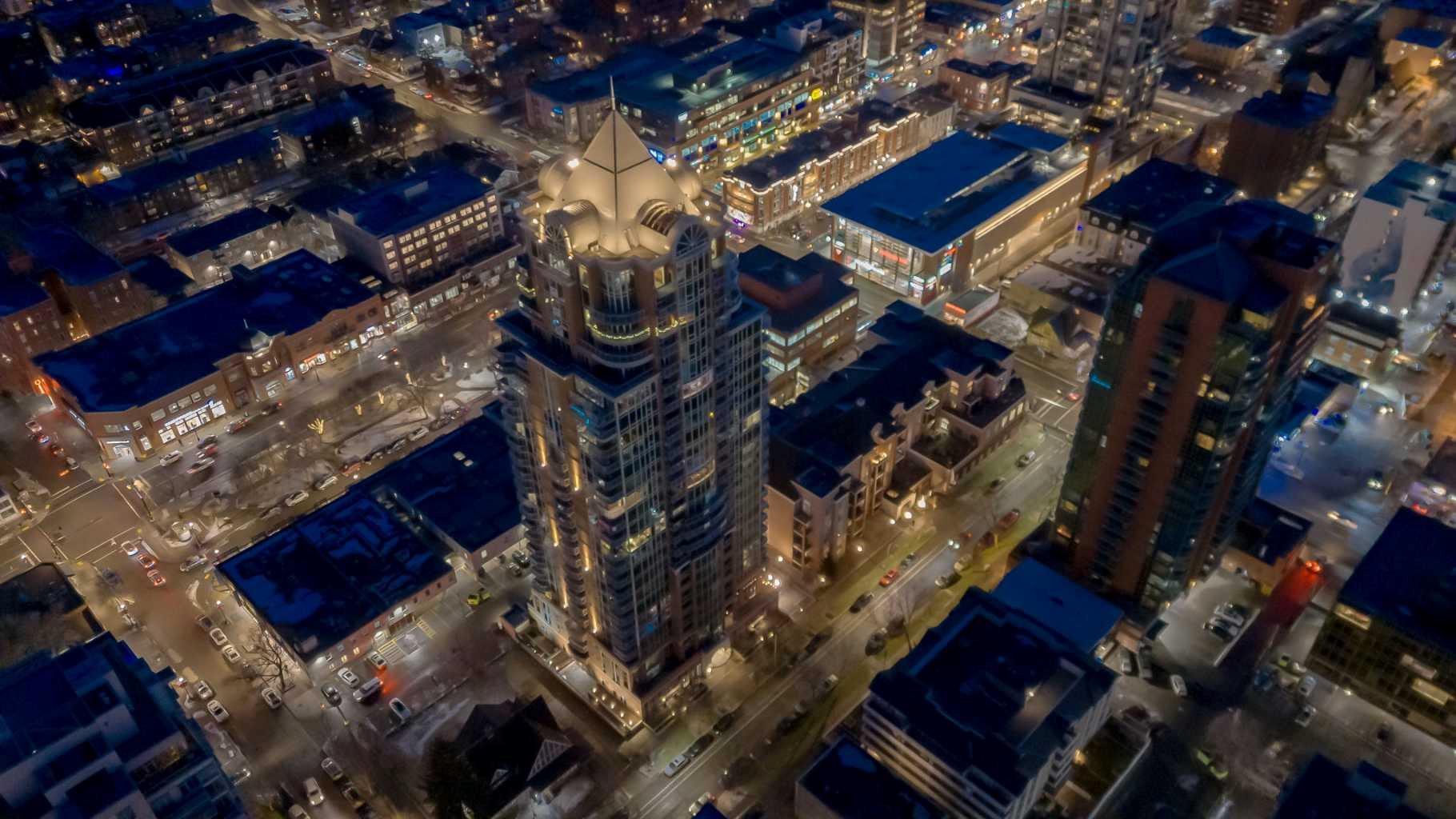 817 15 Avenue Sw Unit 1700, Calgary, AB T2R 0H8