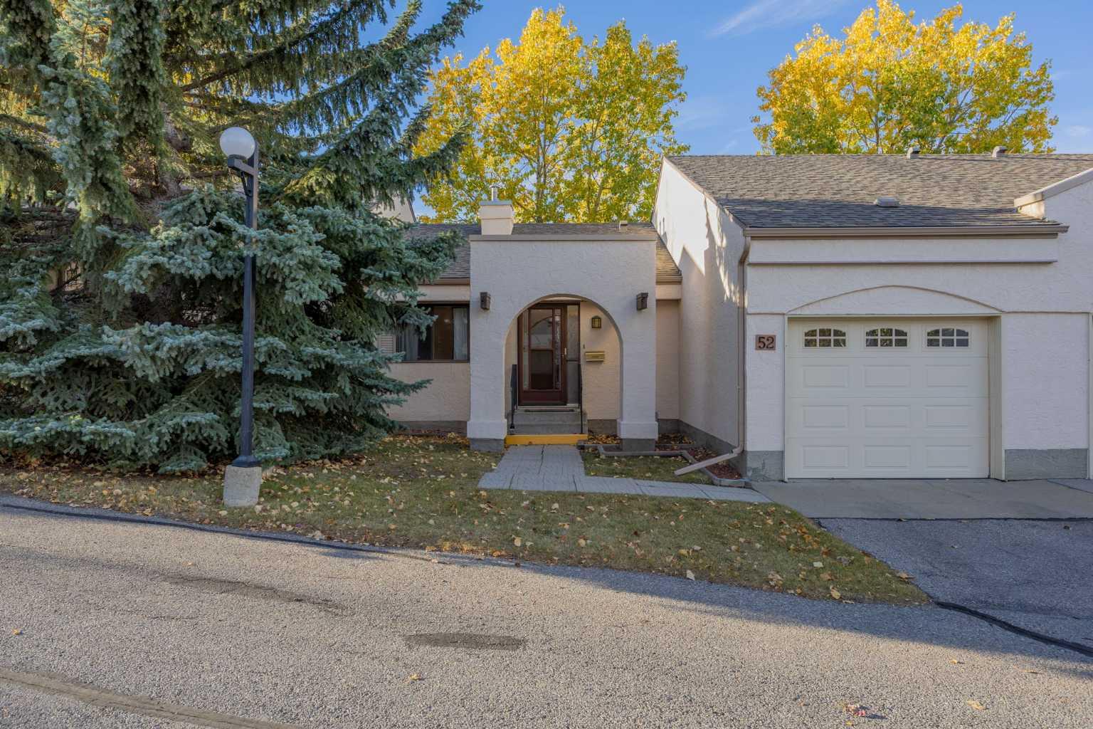52 Sandarac Cir NW, Calgary, AB T3K 3V6