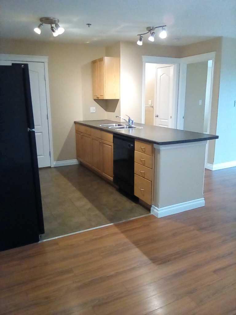 6802 42 Street Unit 215, Lloydminster, AB T9V 2H5