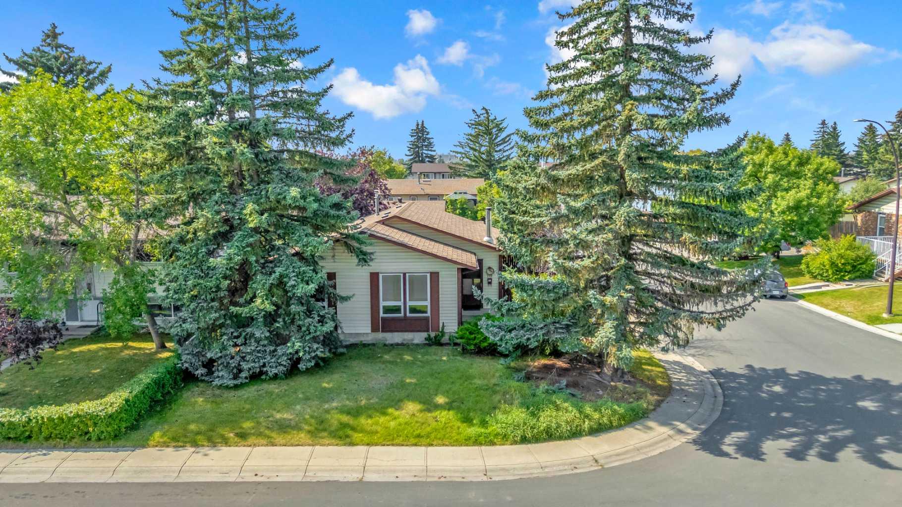 115 Whitman Pl NE, Calgary, AB T1Y 4H8