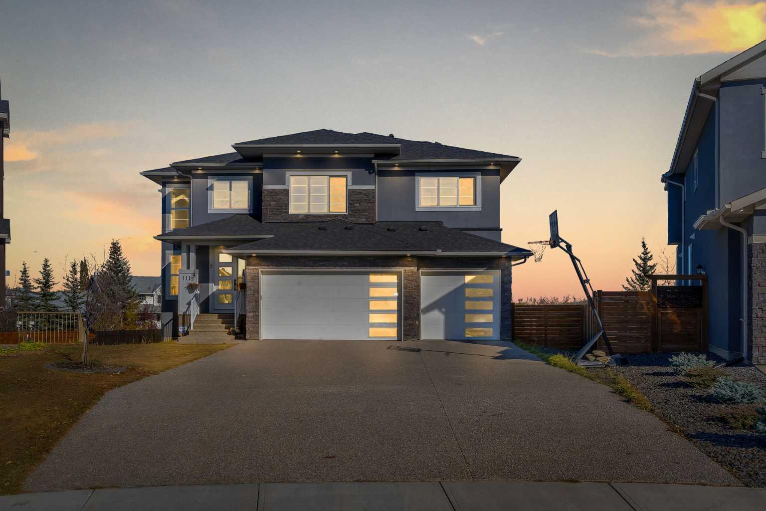 111 Kinniburgh Cres, Chestermere, AB T1X 1Y1