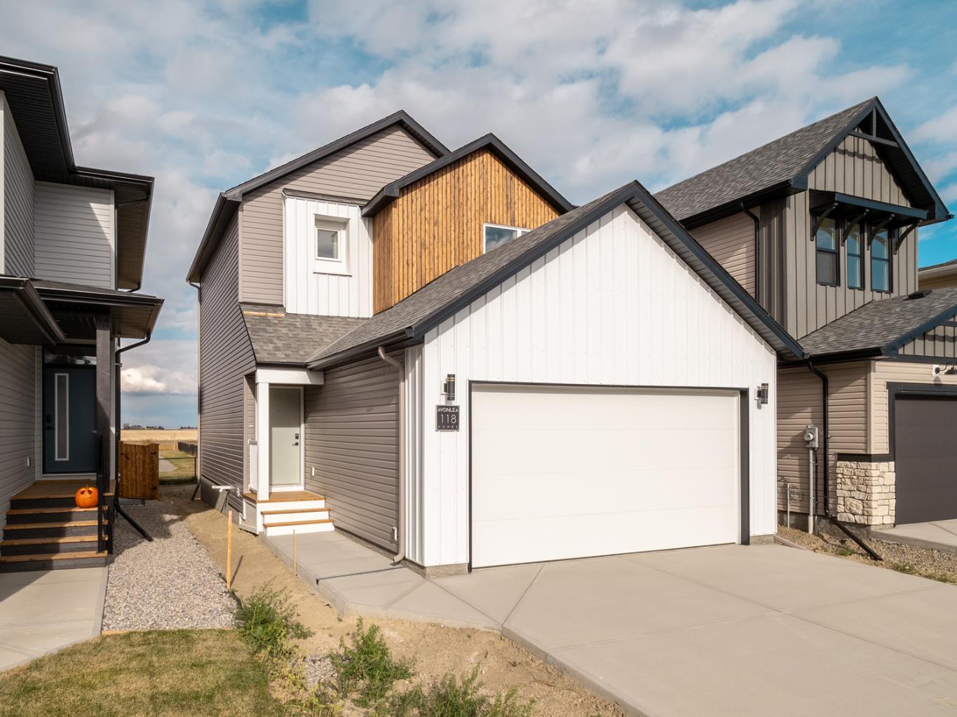 170 Caribou Bnd N, Lethbridge, AB T1H 7J8