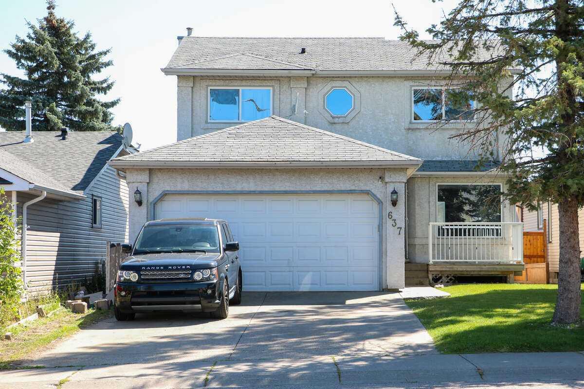 637 Riverbend Dr SE, Calgary, AB T2C 3Y2