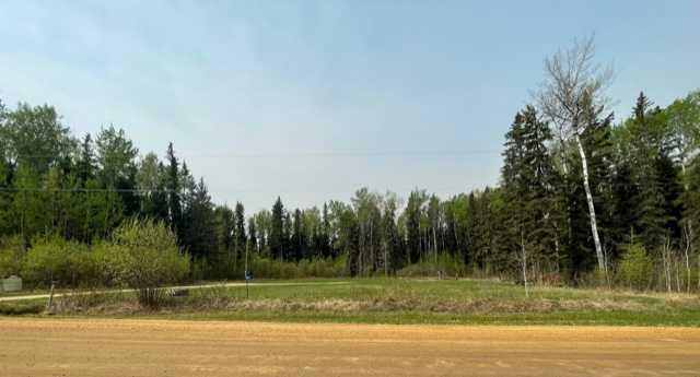 851 Wolf Trl, Sandy Lake, AB T0G 2K0