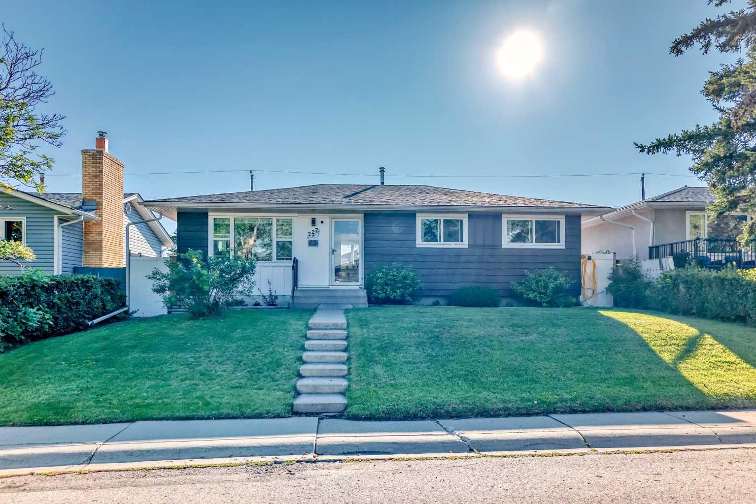 727 Macleay Rd NE, Calgary, AB T2E 5Z9