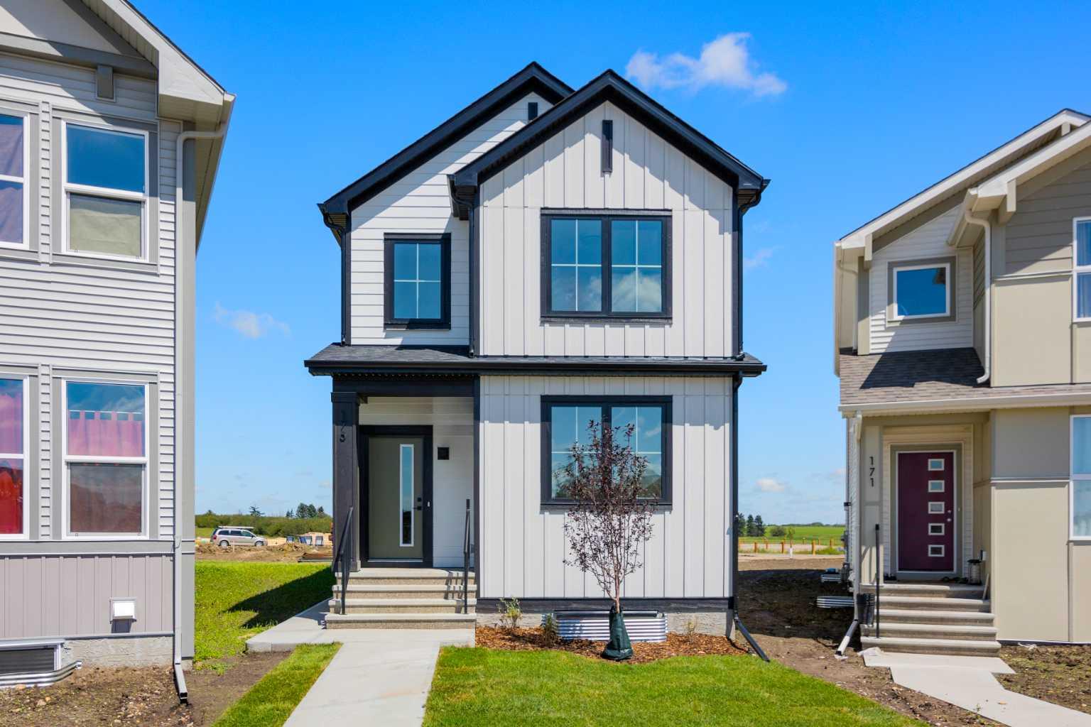 175 Belvedere Cres SE, Calgary, AB T2A 7Y5