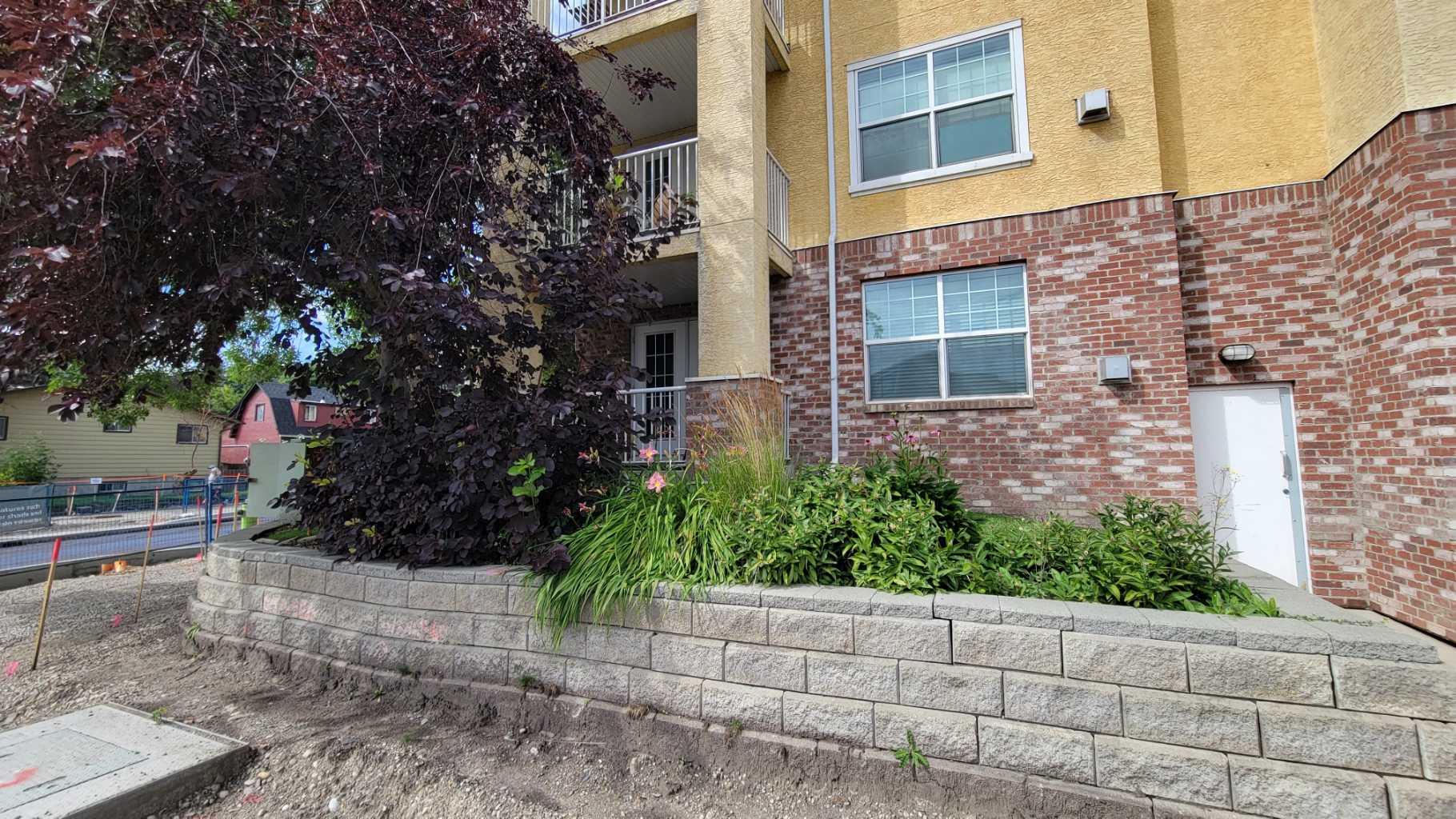 2212 34 Avenue Sw Unit 7, Calgary, AB T2T 2C6