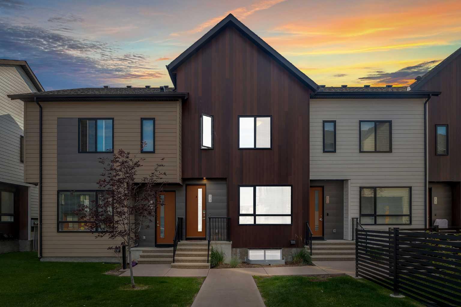 604 Redstone Cres NE, Calgary, AB T3N 1M3