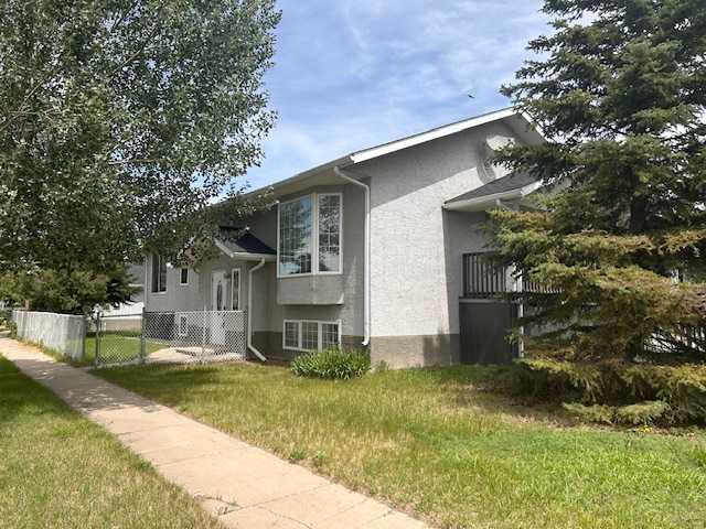 2 Avenue E Unit 202, Hanna, AB T0J 1P0