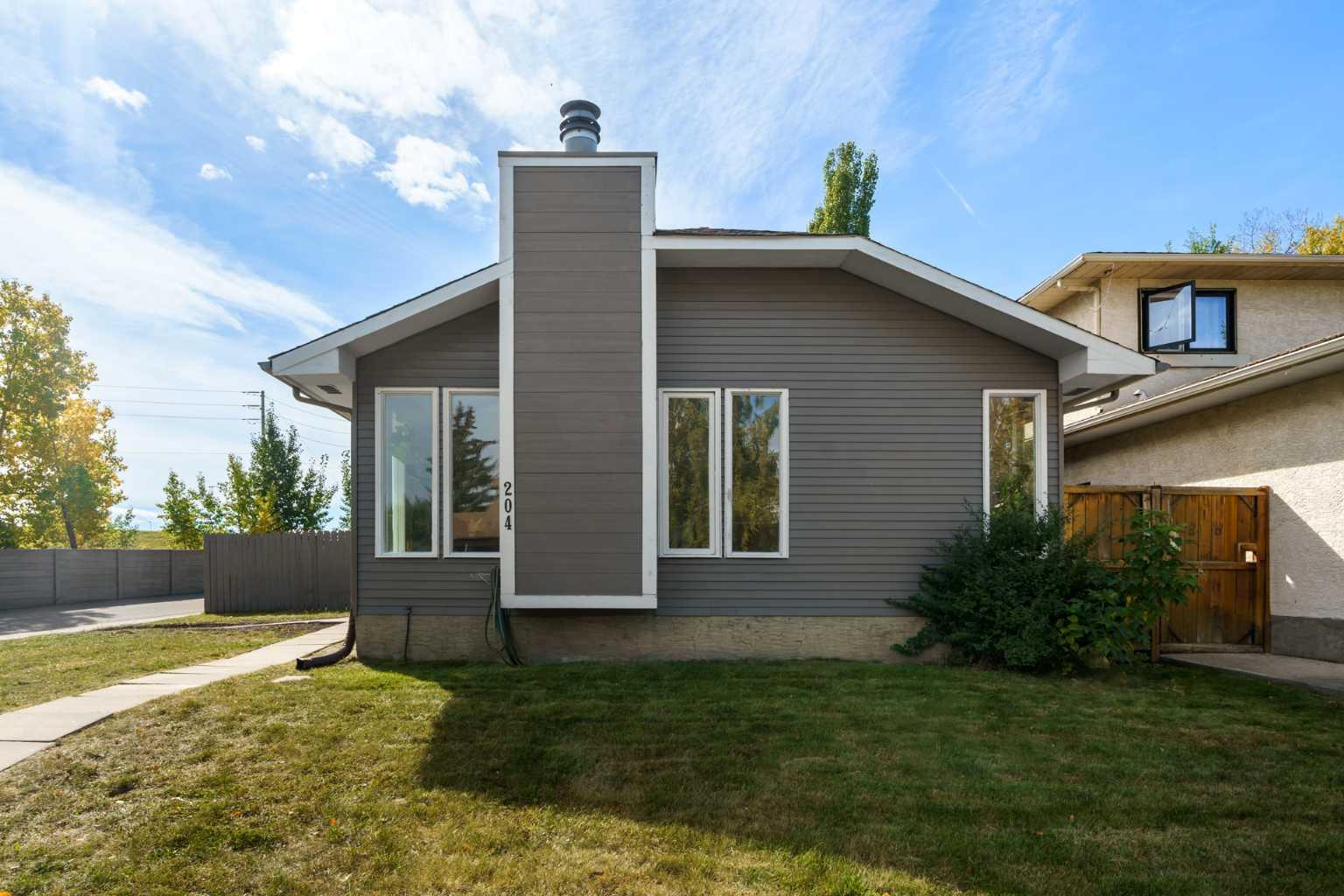 204 Mckerrell Way SE, Calgary, AB T2Z 1N9