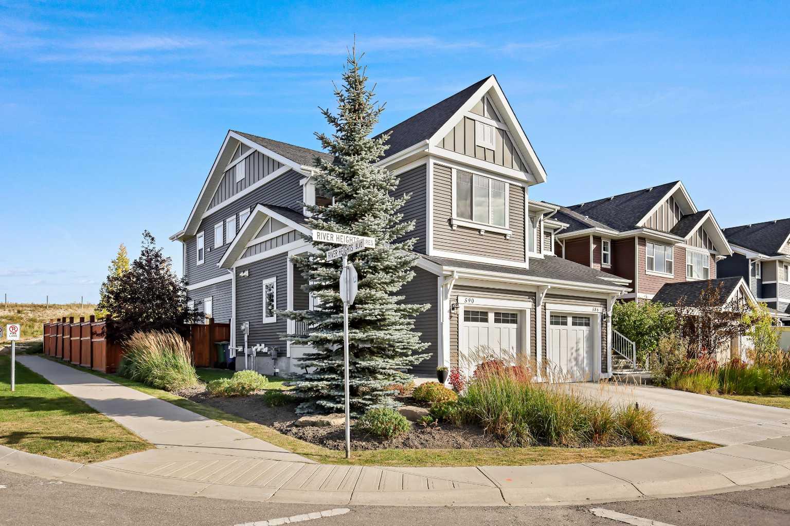 590 River Heights Cres, Cochrane, AB T4C 0R9