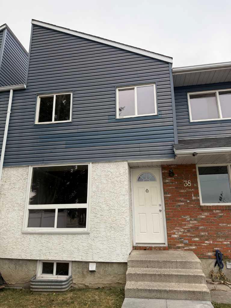 4769 Hubalta Road Se Unit 38, Calgary, AB T2B 3V5