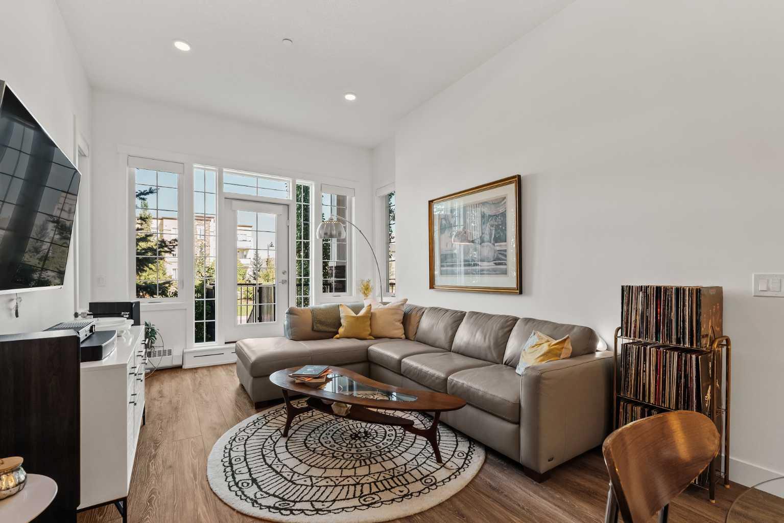 38 Quarry Gate Se Unit 108, Calgary, AB T2C 5T6