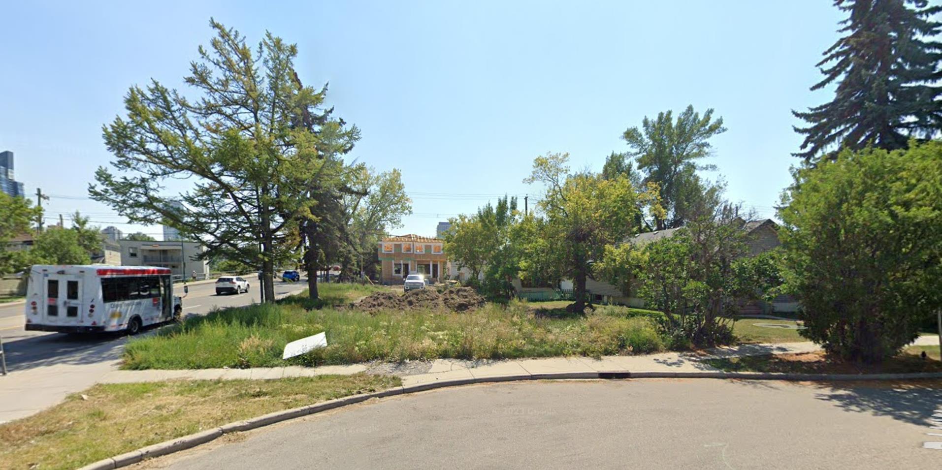 1601 Bowness Rd NW, Calgary, AB T2N 3K1
