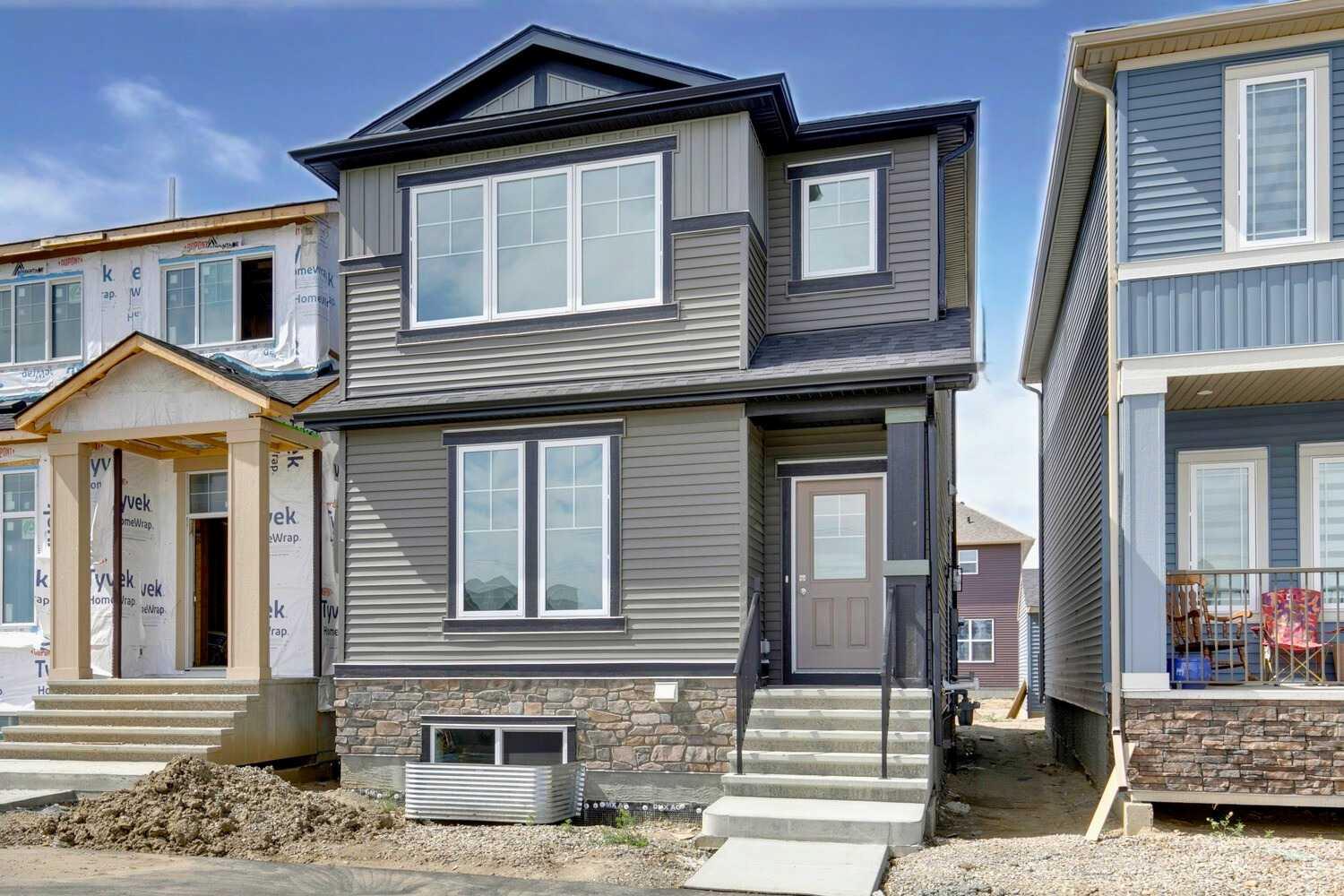 477 Hotchkiss Dr SE, Calgary, AB T3S 0N5