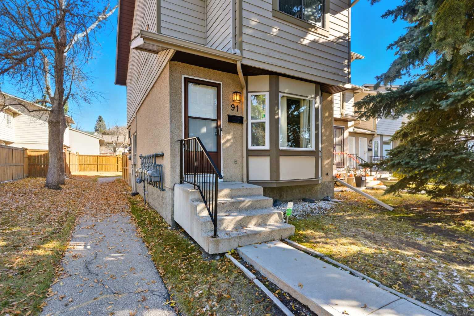 91 Deerfield Dr SE, Calgary, AB T2J 6T9