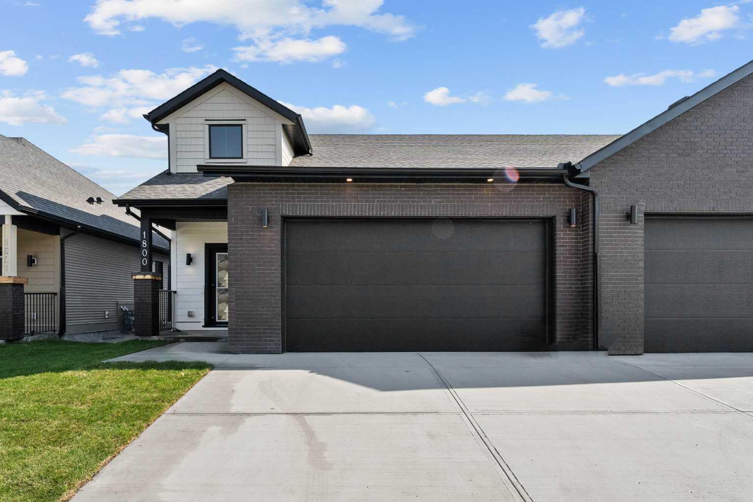 15 Coopersfield Link Sw Unit 1800, Airdrie, AB T4B 5P5
