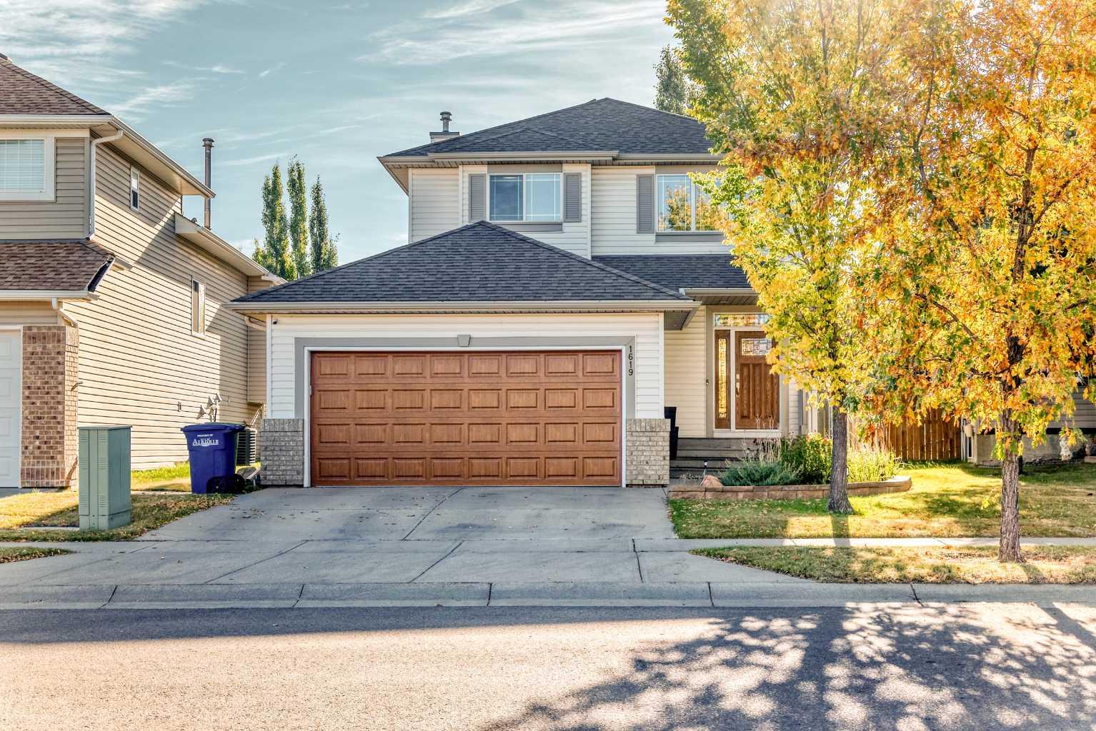 1619 Thorburn Dr SE, Airdrie, AB T4A 2C6