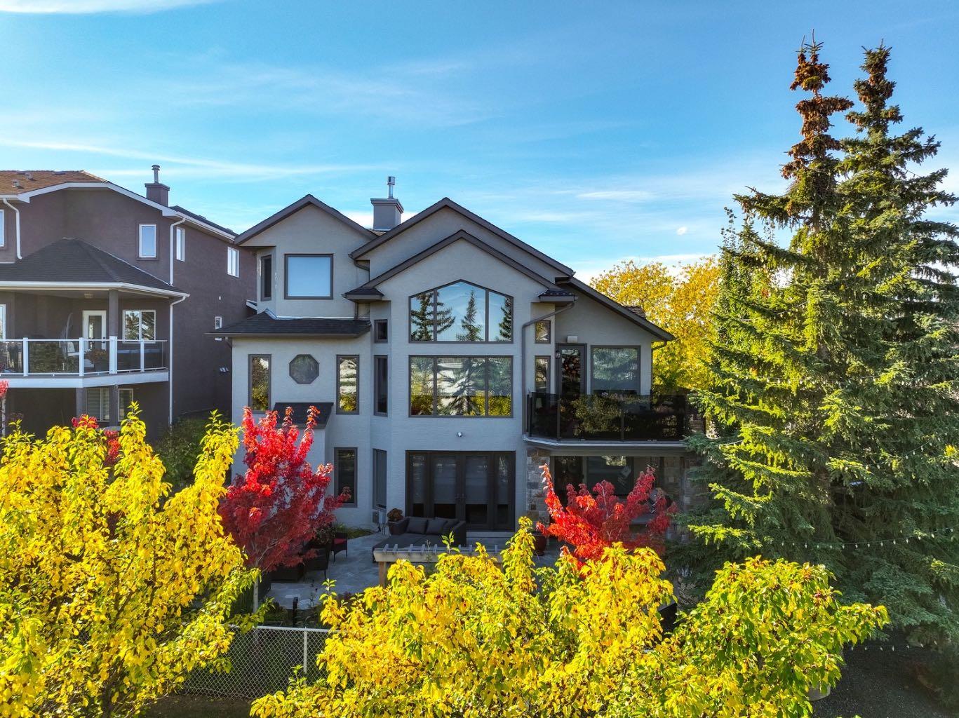 50 Signature Hts SW, Calgary, AB T3H 3C1