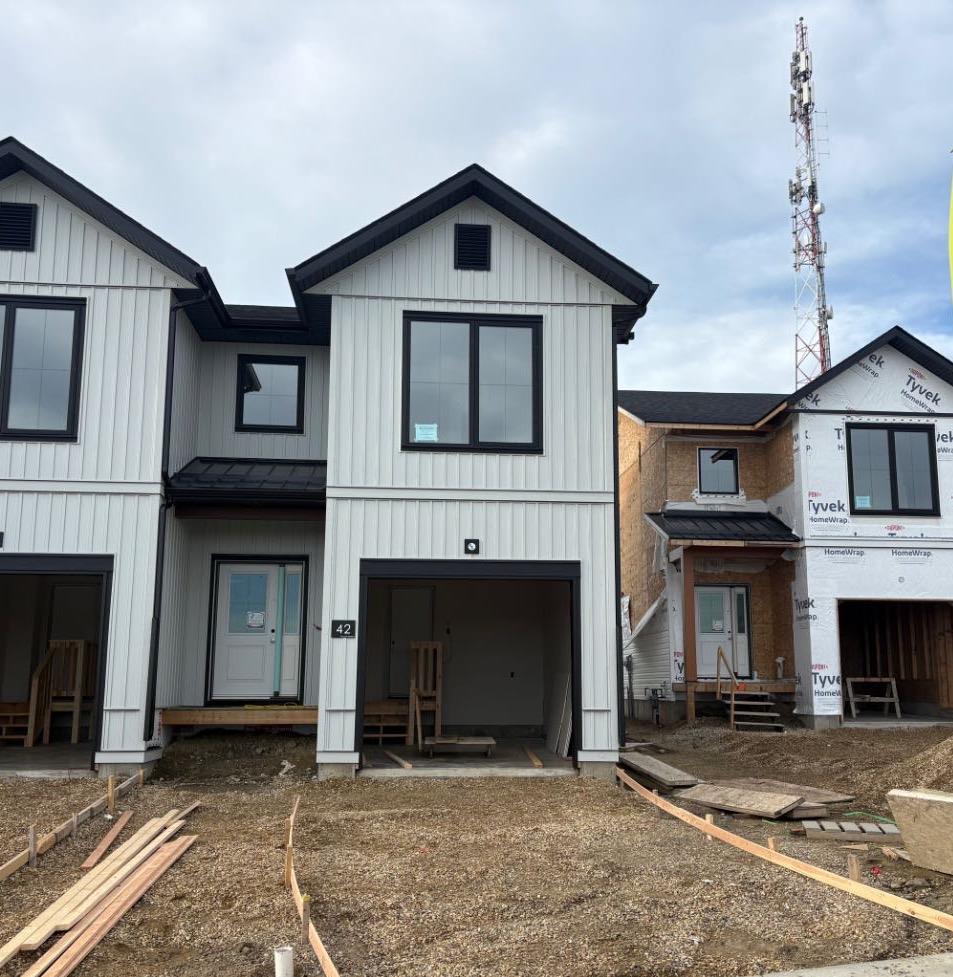 42 Concord Rise, Sylvan Lake, AB T4S 0N7