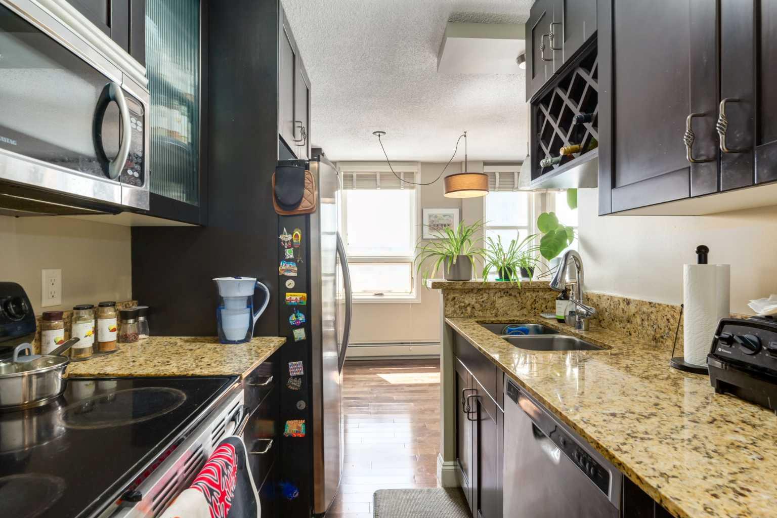 733 14 Avenue Sw Unit 706, Calgary, AB T2R 0N3