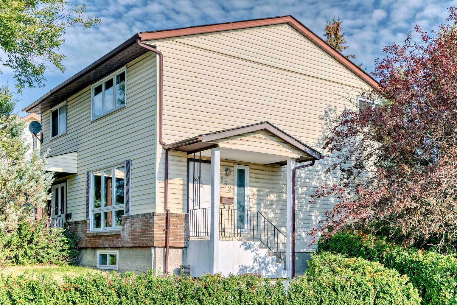 152 Edgedale Way NW, Calgary, AB T3A 2P9