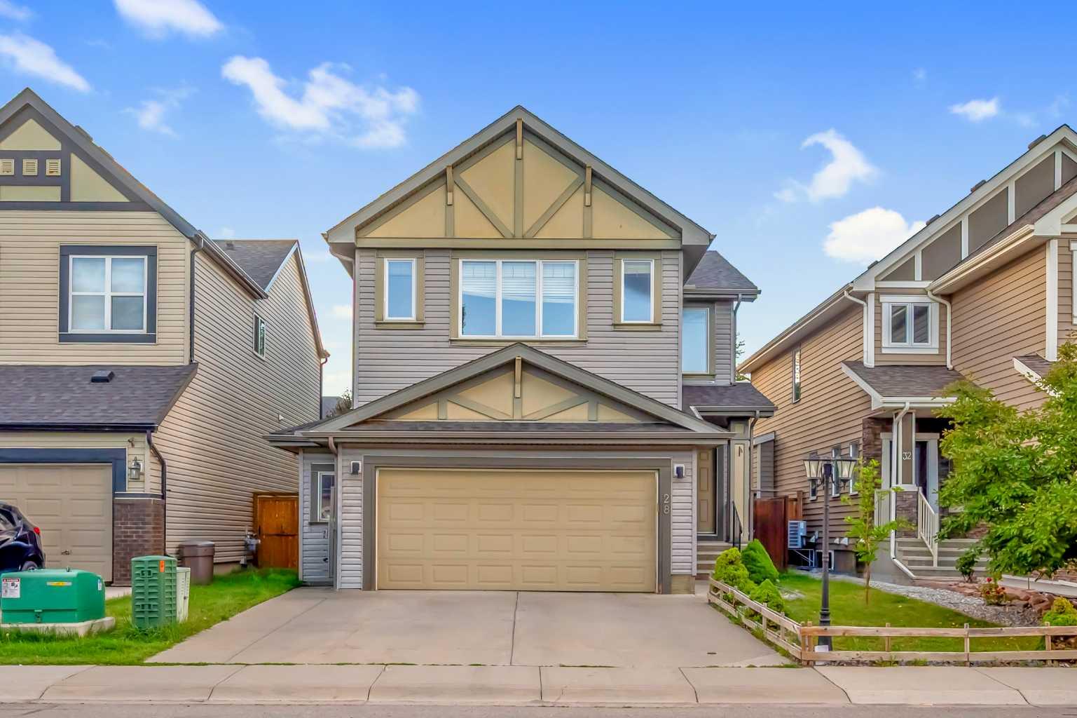 28 Copperpond Gdns SE, Calgary, AB T2Z 0R4