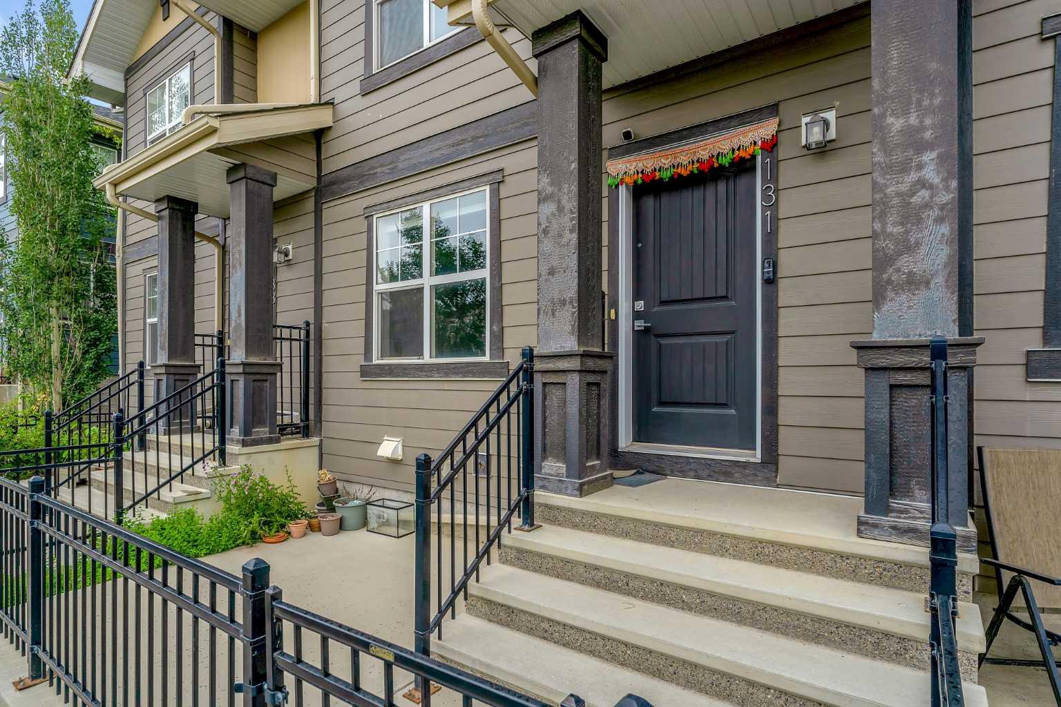 131 Evanscrest Gdns NW, Calgary, AB T3P 0S1