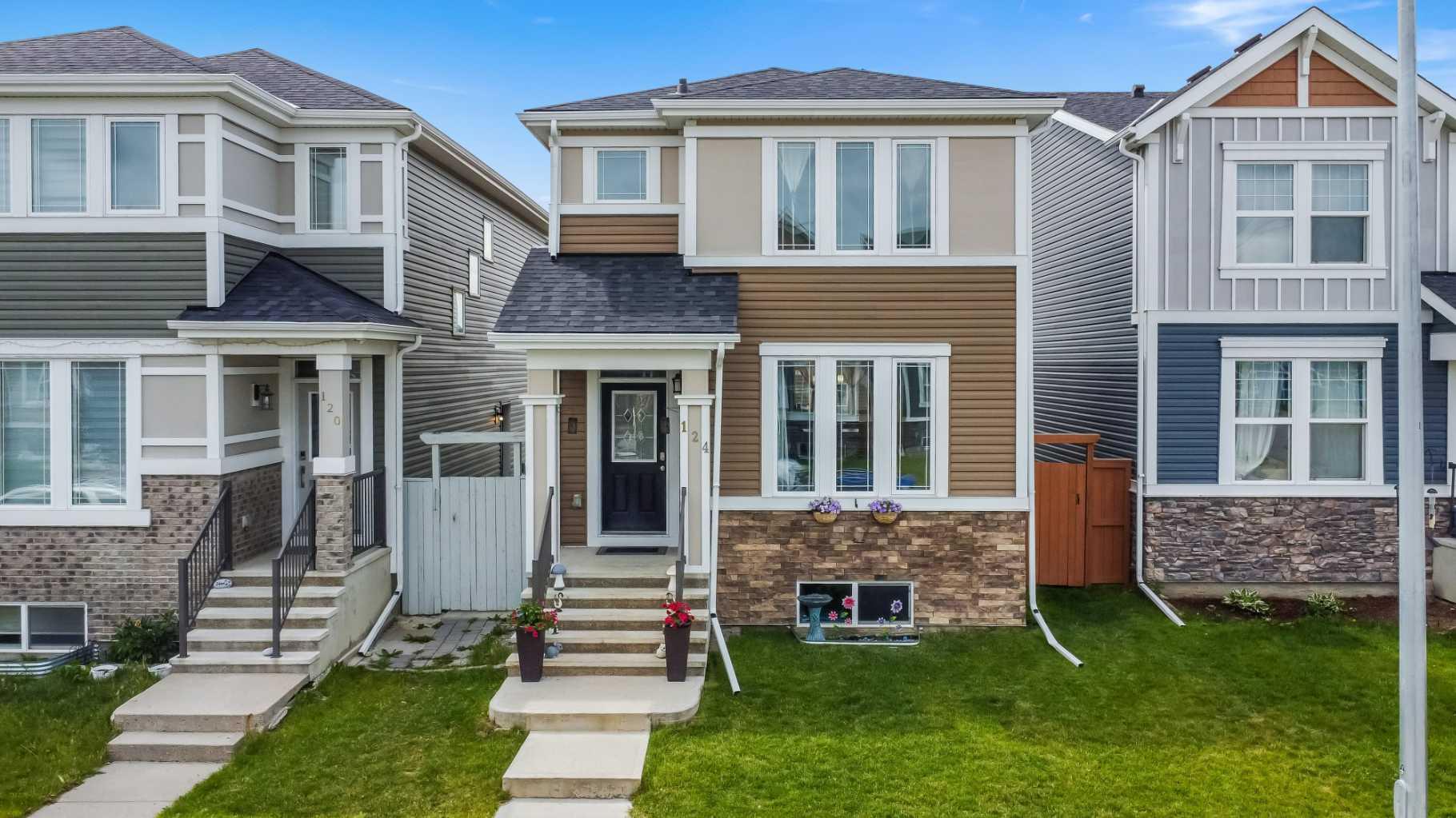 124 Red Embers Cres NE, Calgary, AB T3N 0R4