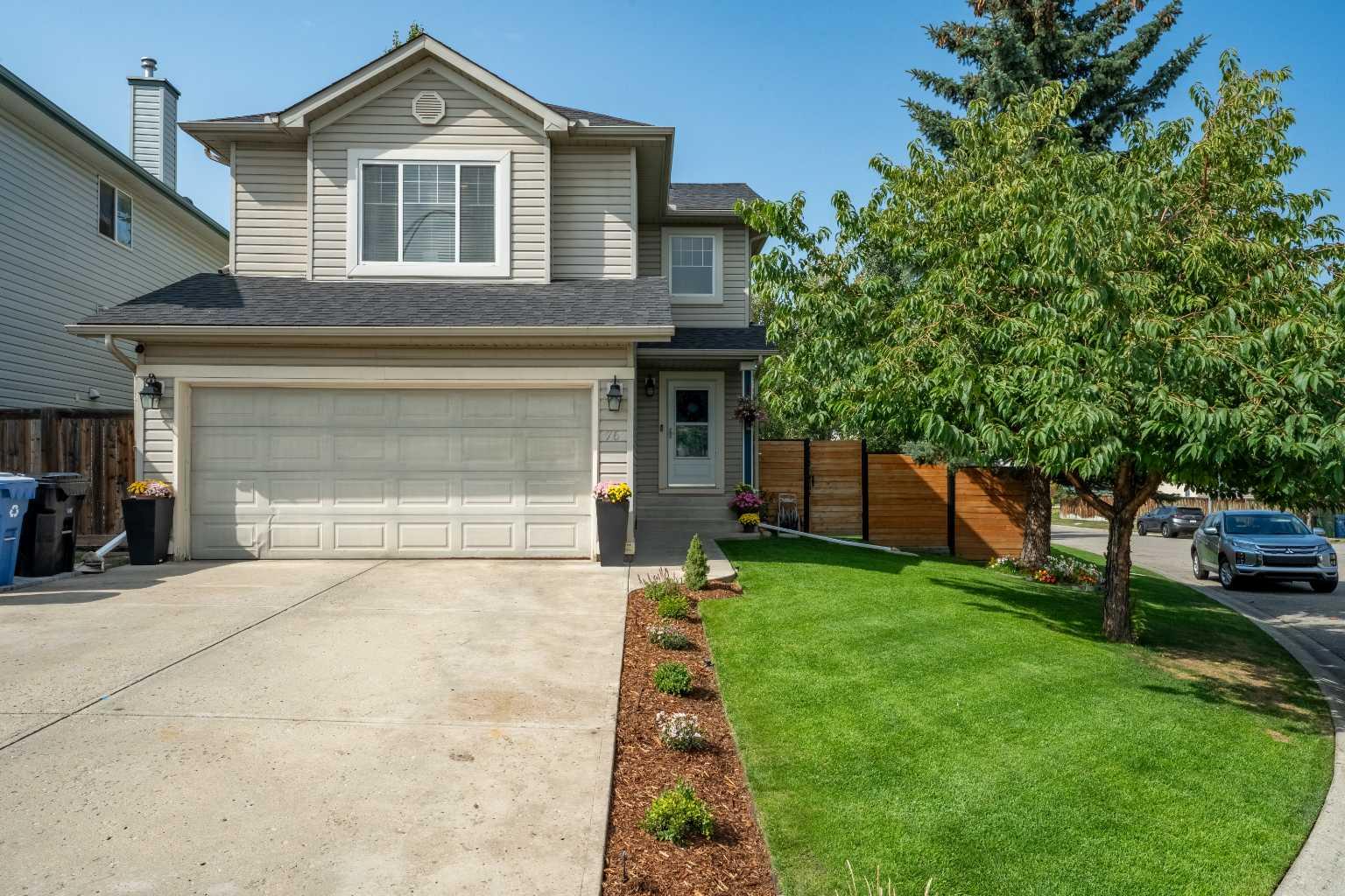 76 Cranfield Pl SE, Calgary, AB T3M 1B3