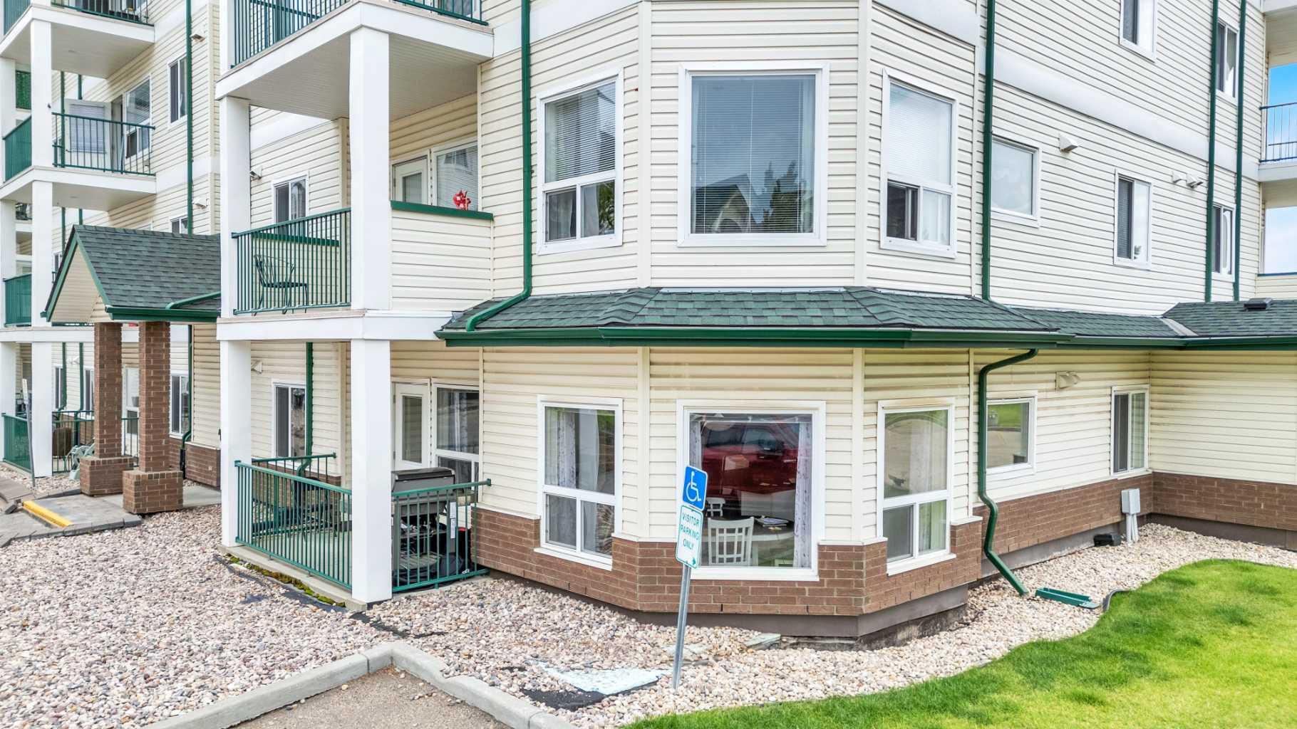 13625 34 Street Unit 119, Edmonton, AB T5Y 0L1