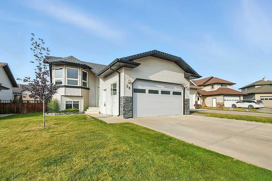 28 Irving Cres, Red Deer, AB T4R 3R9