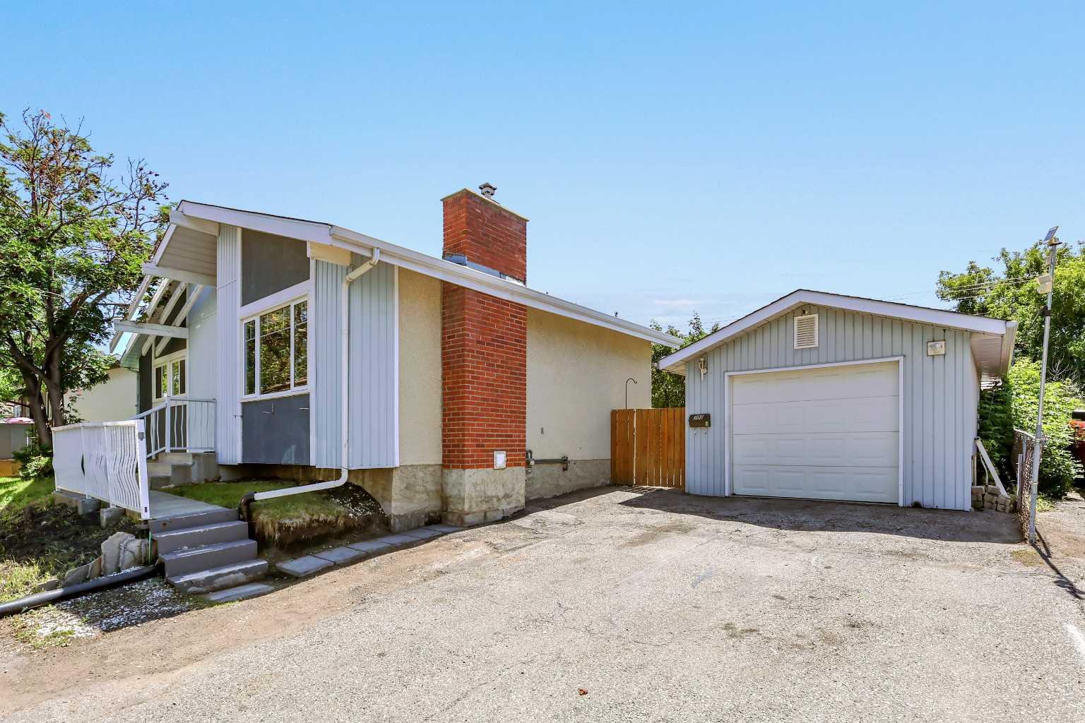 309 Olympia Dr SE, Calgary, AB T2C 1H6