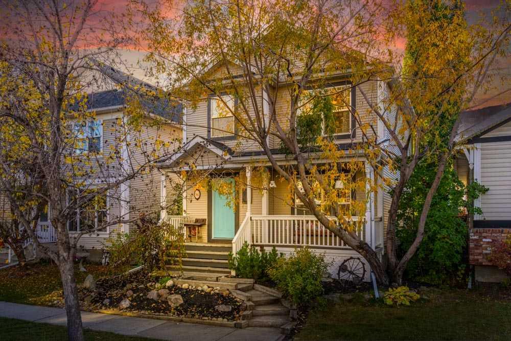 142 Prestwick Cres SE, Calgary, AB T2Z 3L8