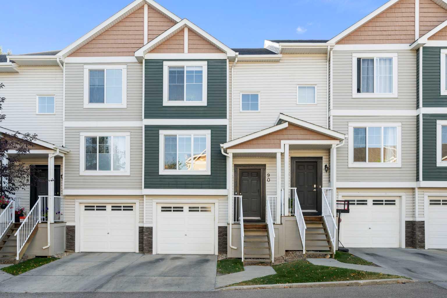 90 Pantego Ln NW, Calgary, AB T3K 0T1