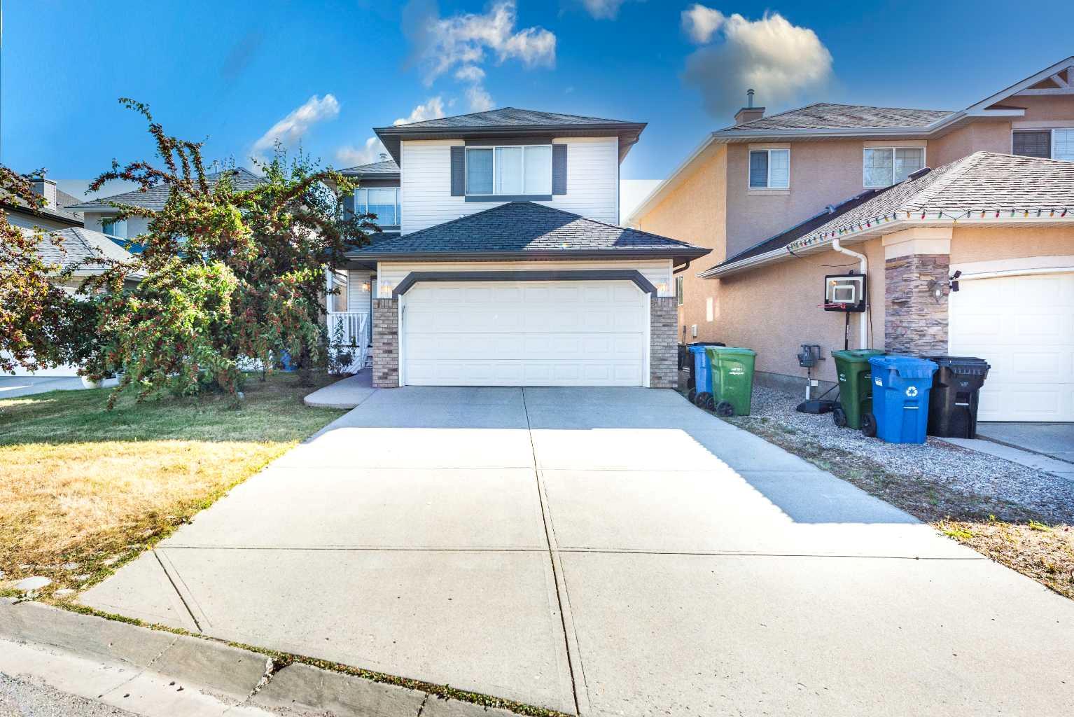 17 Royal Birkdale Cres NW, Calgary, AB T3G 5R4