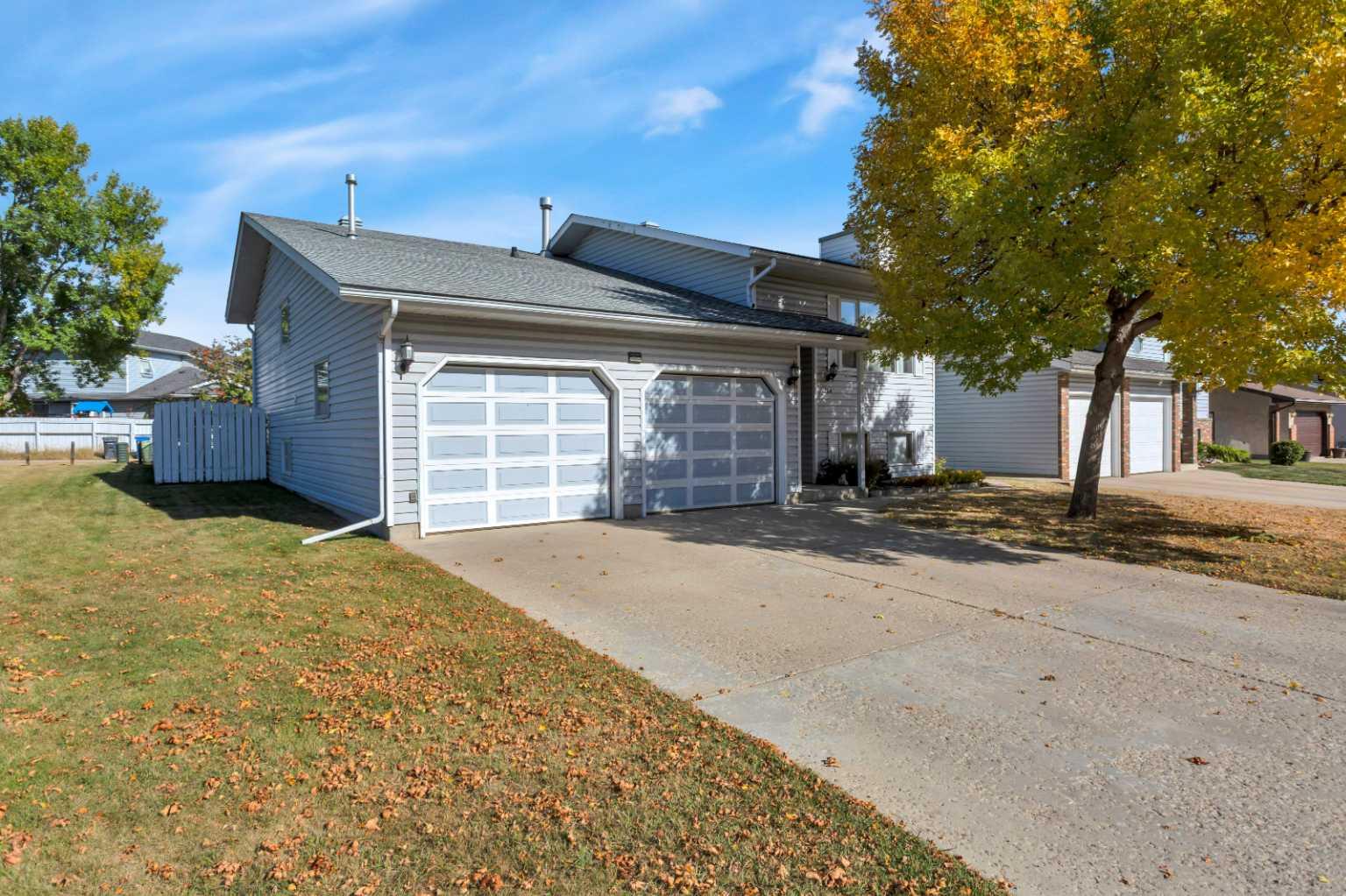 226 Glendale Blvd, Red Deer, AB T4P 3L5