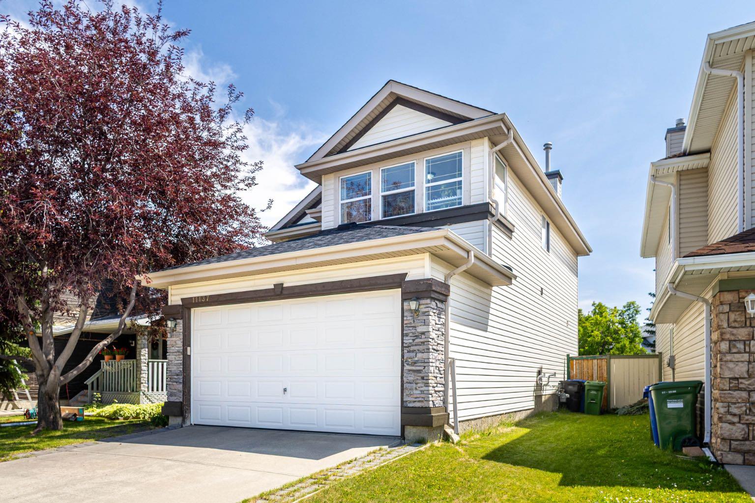 11137 Hidden Valley Dr NW, Calgary, AB T3A 5Z6