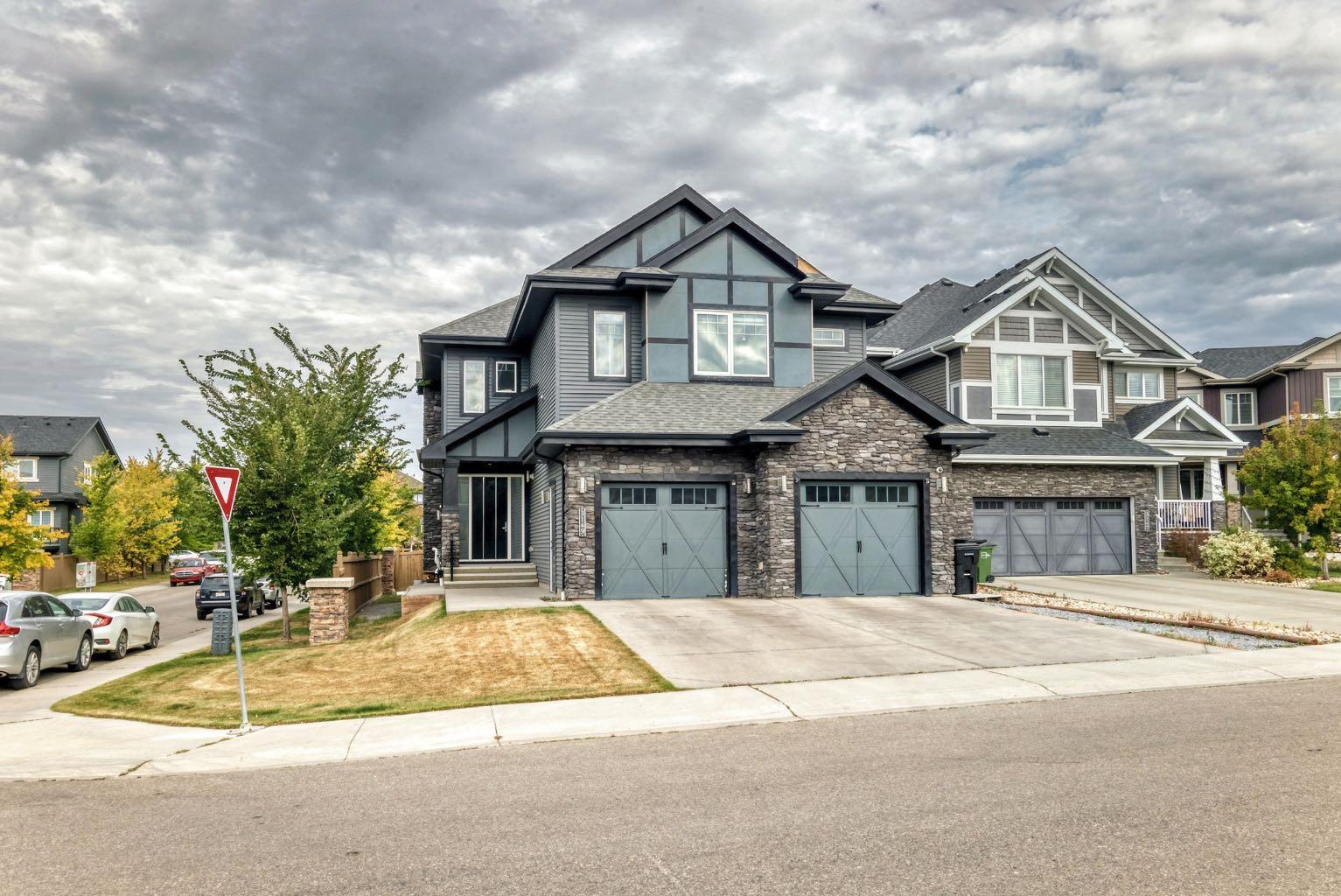 3149 Winspear Cres SW, Edmonton, AB T6X 1S8