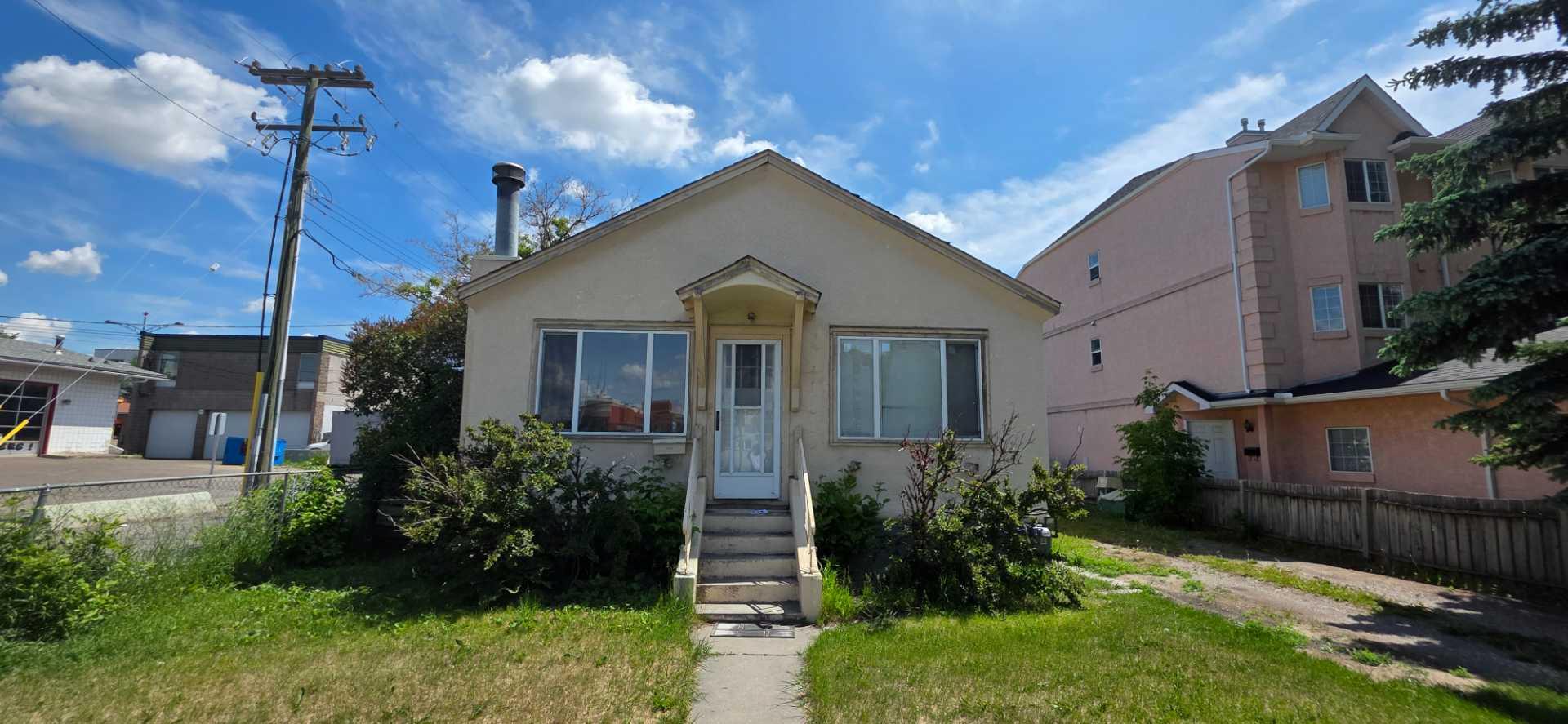 1532 Centre A St NE, Calgary, AB T2E 2Z9