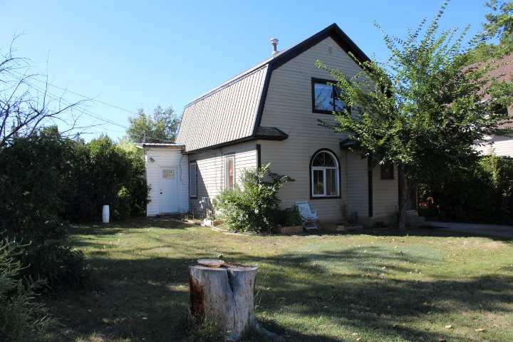 309 Centre St N, Bow Island, AB T0K 0G0