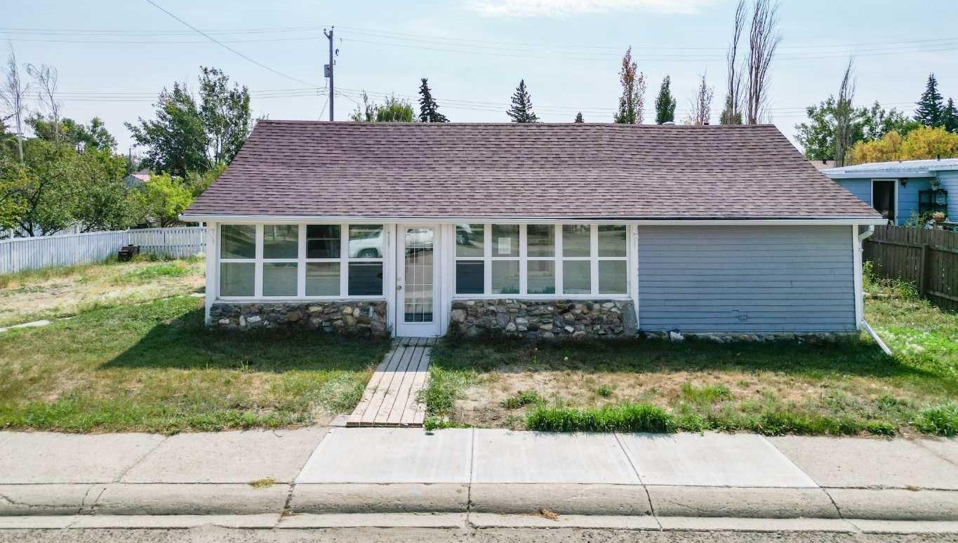 1 Avenue Unit 312, Coutts, AB T0K 0N0