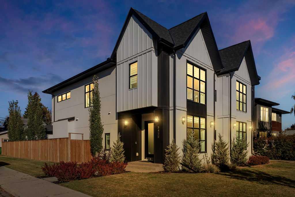 3422 Kerry Park Rd SW, Calgary, AB T3E 8G3