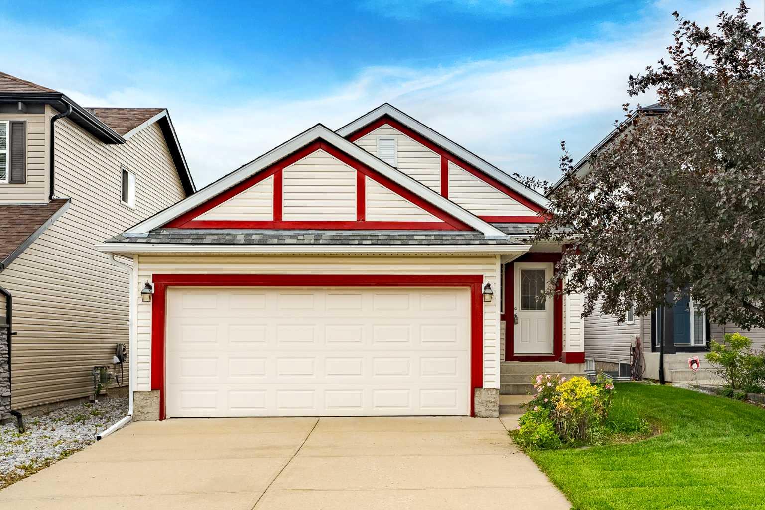 41 Everridge Ct SW, Calgary, AB T2Y 4T1