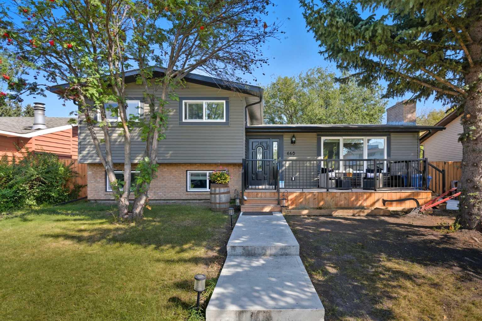 660 Wallace Dr, Carstairs, AB T0M 0N0