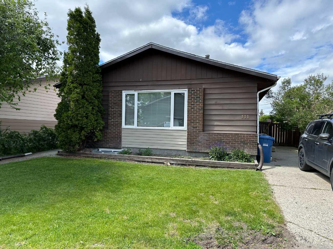 111 Deer Ridge Way SE, Calgary, AB T2J 5Y7