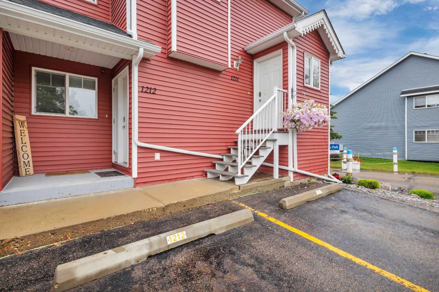 5220 50a Avenue Unit 1212, Sylvan Lake, AB T4S 1E5