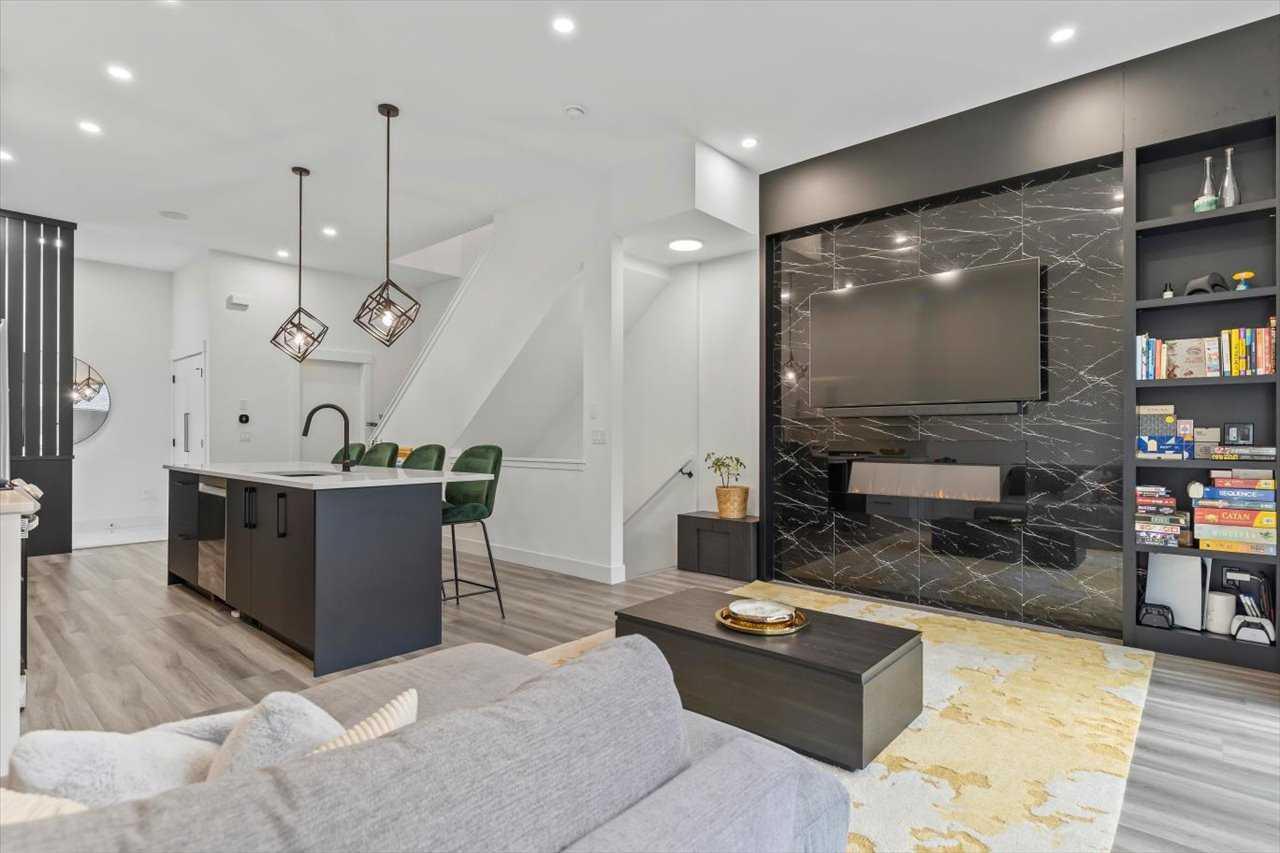 1825 27 Avenue Sw Unit 4, Calgary, AB T2T 1H2